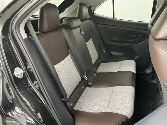 トヨタ ヤリスクロス Z 岡山県 2021(令3)年 2.1万km ブラックマイカ 純正８インチディスプレイオーディオ　/【BT/USB/フルセグ/Carplay】/パノラミックビューモニター/TVキャンセラー/ビルトインＥＴＣ　/シートヒーター　前席/ＬＥＤヘッドライト　/レーダークルーズコントロール　/ドライブレコーダー　前後/ブラインドスポットモニター　/コーナーセンサー　前後　/パワーシート　運転席/スペアキー×1/禁煙車/オートハイビーム/オートブレーキホールド/純正フロアマット/踏み間違い防止/ドアバイザー/新車保証書