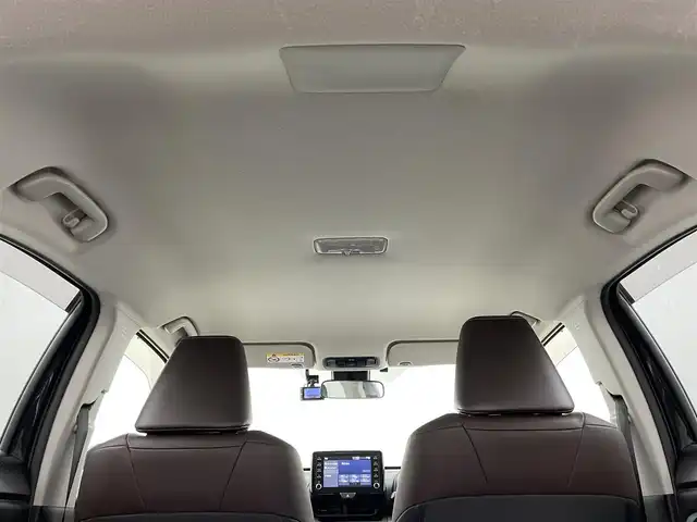 トヨタ ヤリスクロス Z 岡山県 2021(令3)年 2.1万km ブラックマイカ 純正８インチディスプレイオーディオ　/【BT/USB/フルセグ/Carplay】/パノラミックビューモニター/TVキャンセラー/ビルトインＥＴＣ　/シートヒーター　前席/ＬＥＤヘッドライト　/レーダークルーズコントロール　/ドライブレコーダー　前後/ブラインドスポットモニター　/コーナーセンサー　前後　/パワーシート　運転席/スペアキー×1/禁煙車/オートハイビーム/オートブレーキホールド/純正フロアマット/踏み間違い防止/ドアバイザー/新車保証書