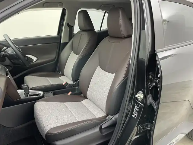 トヨタ ヤリスクロス Z 岡山県 2021(令3)年 2.1万km ブラックマイカ 純正８インチディスプレイオーディオ　/【BT/USB/フルセグ/Carplay】/パノラミックビューモニター/TVキャンセラー/ビルトインＥＴＣ　/シートヒーター　前席/ＬＥＤヘッドライト　/レーダークルーズコントロール　/ドライブレコーダー　前後/ブラインドスポットモニター　/コーナーセンサー　前後　/パワーシート　運転席/スペアキー×1/禁煙車/オートハイビーム/オートブレーキホールド/純正フロアマット/踏み間違い防止/ドアバイザー/新車保証書