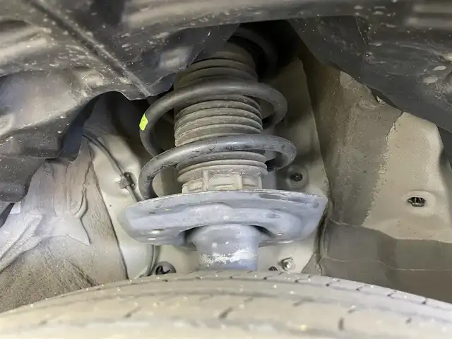 トヨタ ヤリスクロス Z 岡山県 2021(令3)年 2.1万km ブラックマイカ 純正８インチディスプレイオーディオ　/【BT/USB/フルセグ/Carplay】/パノラミックビューモニター/TVキャンセラー/ビルトインＥＴＣ　/シートヒーター　前席/ＬＥＤヘッドライト　/レーダークルーズコントロール　/ドライブレコーダー　前後/ブラインドスポットモニター　/コーナーセンサー　前後　/パワーシート　運転席/スペアキー×1/禁煙車/オートハイビーム/オートブレーキホールド/純正フロアマット/踏み間違い防止/ドアバイザー/新車保証書