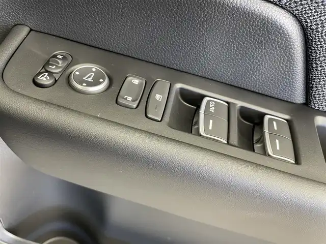 ホンダ ステップワゴン eHEV エアー EX 富山県 2025(令7)年 0.1千km クリスタルブラックパール 登録済未使用車/11.4インチ純正ナビ【LXM-247VFLi】/（AMFM/CD/DVD/USB/SD/BT/CarPlay）/フルセグTV/15.6インチ リア席モニター【VM-231FE】/バックカメラ/両側パワースライドドア/電動リアゲート/衝突被害軽減ブレーキ/アダプティブクルーズコントロール/レーンキープアシスト/コーナーセンサー前後/オートマチックハイビーム/前席シートヒーター/パドルシフト/スマートキー×２/プッシュスタート/取扱説明書/保証書