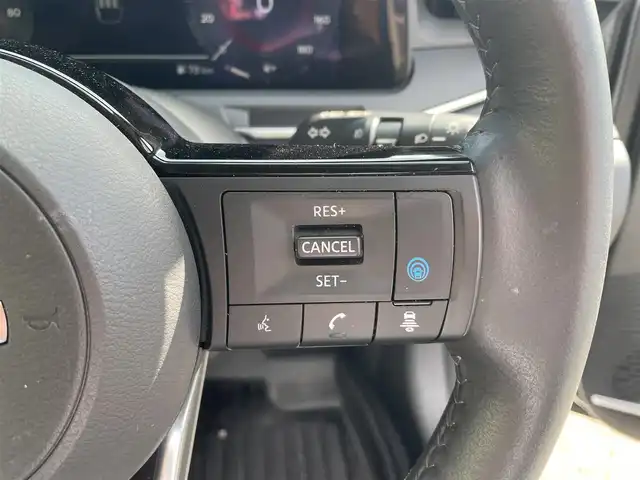 日産 オーラ 富山県 2023(令5)年 8.3万km ピュアホワイトパール アラウンドビューモニター／/純正８インチナビ／/フルセグＴＶ／/Ｂｌｕｅｔｏｏｔｈ／/プロパイロット／/ＢＯＳＥサウンド／/シートヒーター／/ステアリングヒーター／/ビルトインＥＴＣ２．０／/置くだけ充電／/純正ドラレコ/LEDオートライト/ステアスイッチ