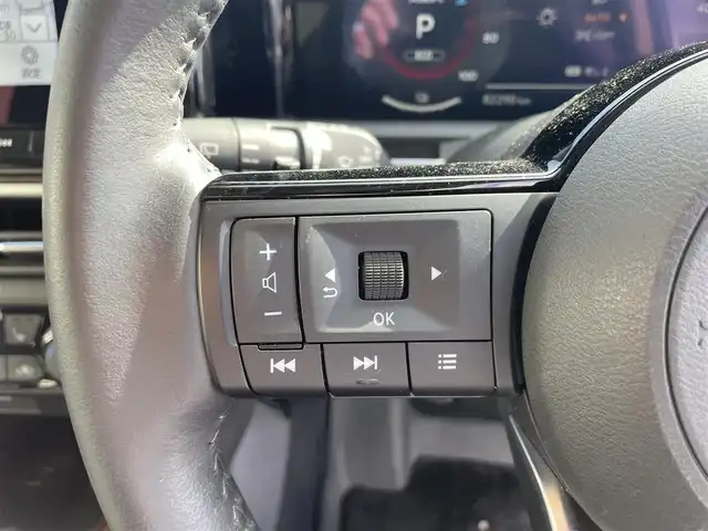 日産 オーラ 富山県 2023(令5)年 8.3万km ピュアホワイトパール アラウンドビューモニター／/純正８インチナビ／/フルセグＴＶ／/Ｂｌｕｅｔｏｏｔｈ／/プロパイロット／/ＢＯＳＥサウンド／/シートヒーター／/ステアリングヒーター／/ビルトインＥＴＣ２．０／/置くだけ充電／/純正ドラレコ/LEDオートライト/ステアスイッチ