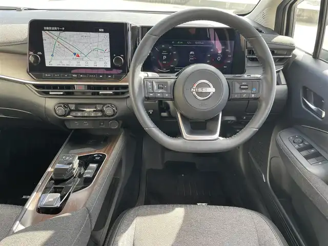 日産 オーラ 富山県 2023(令5)年 8.3万km ピュアホワイトパール アラウンドビューモニター／/純正８インチナビ／/フルセグＴＶ／/Ｂｌｕｅｔｏｏｔｈ／/プロパイロット／/ＢＯＳＥサウンド／/シートヒーター／/ステアリングヒーター／/ビルトインＥＴＣ２．０／/置くだけ充電／/純正ドラレコ/LEDオートライト/ステアスイッチ