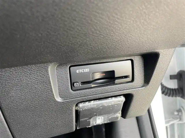 日産 オーラ 富山県 2023(令5)年 8.3万km ピュアホワイトパール アラウンドビューモニター／/純正８インチナビ／/フルセグＴＶ／/Ｂｌｕｅｔｏｏｔｈ／/プロパイロット／/ＢＯＳＥサウンド／/シートヒーター／/ステアリングヒーター／/ビルトインＥＴＣ２．０／/置くだけ充電／/純正ドラレコ/LEDオートライト/ステアスイッチ