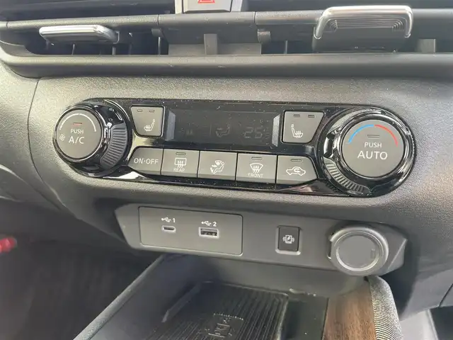 日産 オーラ 富山県 2023(令5)年 8.3万km ピュアホワイトパール アラウンドビューモニター／/純正８インチナビ／/フルセグＴＶ／/Ｂｌｕｅｔｏｏｔｈ／/プロパイロット／/ＢＯＳＥサウンド／/シートヒーター／/ステアリングヒーター／/ビルトインＥＴＣ２．０／/置くだけ充電／/純正ドラレコ/LEDオートライト/ステアスイッチ