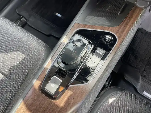 日産 オーラ 富山県 2023(令5)年 8.3万km ピュアホワイトパール アラウンドビューモニター／/純正８インチナビ／/フルセグＴＶ／/Ｂｌｕｅｔｏｏｔｈ／/プロパイロット／/ＢＯＳＥサウンド／/シートヒーター／/ステアリングヒーター／/ビルトインＥＴＣ２．０／/置くだけ充電／/純正ドラレコ/LEDオートライト/ステアスイッチ