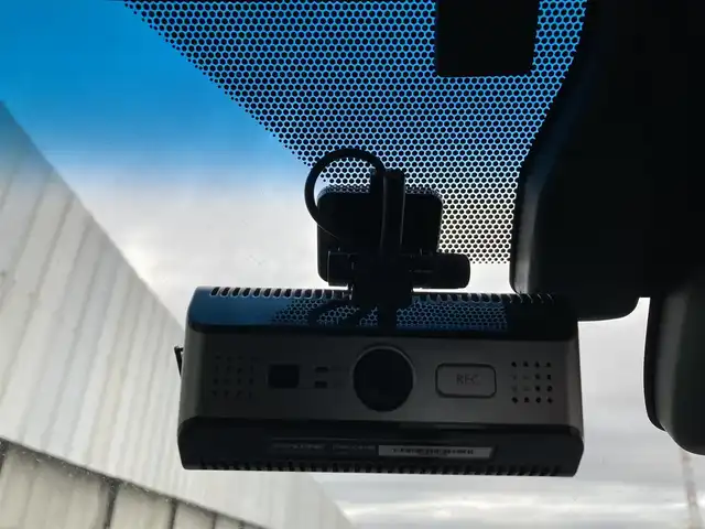 トヨタ ランドクルーザー プラド TX Lパッケージ 富山県 2019(平31)年 3万km ブラック 4WD/ムーンルーフ/ブラックルーフレール/クリアランスソナー/バックソナー/純正19インチアルミホイール/アルパインナビ/アルパイン後席フリップダウンモニター/バックモニター/ビルトインETC/ドライブレコーダー/レーダークルーズコントロール/セーフティセンス/・衝突被害軽減ブレーキ/・車線逸脱警報/・オートマチックハイビーム/LEDヘッドランプ/LEDフロントフォグランプ/革巻きステアリング/ブラック革シート/前席パワーシート/前席シートヒーター/ベンチレーション/スマートキー/プッシュエンジンスタート/禁煙車