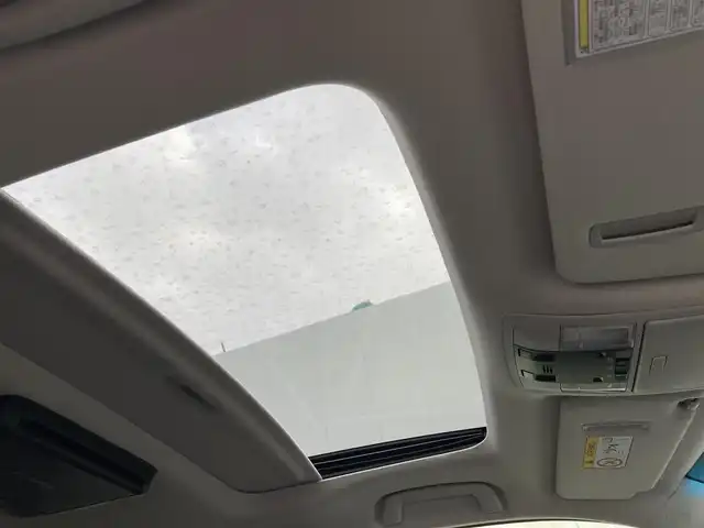 トヨタ ランドクルーザー プラド TX Lパッケージ 富山県 2019(平31)年 3万km ブラック 4WD/ムーンルーフ/ブラックルーフレール/クリアランスソナー/バックソナー/純正19インチアルミホイール/アルパインナビ/アルパイン後席フリップダウンモニター/バックモニター/ビルトインETC/ドライブレコーダー/レーダークルーズコントロール/セーフティセンス/・衝突被害軽減ブレーキ/・車線逸脱警報/・オートマチックハイビーム/LEDヘッドランプ/LEDフロントフォグランプ/革巻きステアリング/ブラック革シート/前席パワーシート/前席シートヒーター/ベンチレーション/スマートキー/プッシュエンジンスタート/禁煙車