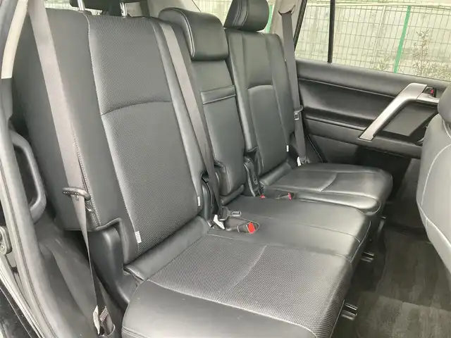 トヨタ ランドクルーザー プラド TX Lパッケージ 富山県 2019(平31)年 3万km ブラック 4WD/ムーンルーフ/ブラックルーフレール/クリアランスソナー/バックソナー/純正19インチアルミホイール/アルパインナビ/アルパイン後席フリップダウンモニター/バックモニター/ビルトインETC/ドライブレコーダー/レーダークルーズコントロール/セーフティセンス/・衝突被害軽減ブレーキ/・車線逸脱警報/・オートマチックハイビーム/LEDヘッドランプ/LEDフロントフォグランプ/革巻きステアリング/ブラック革シート/前席パワーシート/前席シートヒーター/ベンチレーション/スマートキー/プッシュエンジンスタート/禁煙車