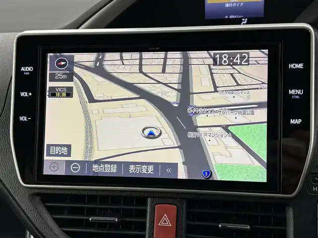 トヨタ ヴォクシー ハイブリッド ZS 煌 福岡県 2019(平31)年 4.4万km ホワイトパールクリスタルシャイン 後席モニター　/純正１０型ナビ　/バックカメラ　/両側パワースライドドア　/ＥＴＣ　/前後ドライブレコーダー　/クルーズコントロール　/衝突軽減　/レーンキープ　/コーナーセンサー　/シートヒーター　/純正ＡＷ　/ＬＥＤ