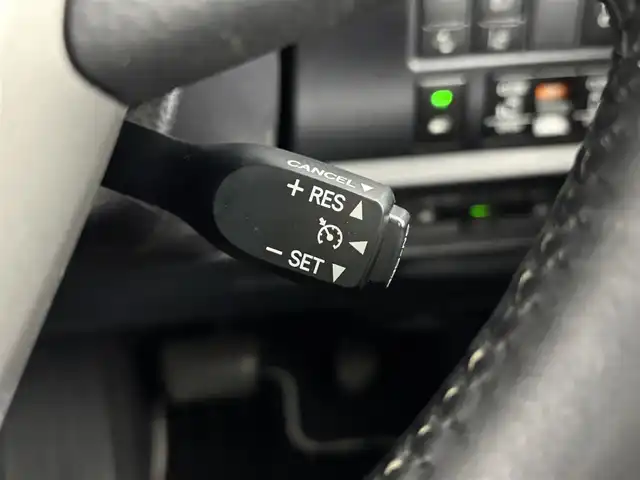 トヨタ ヴォクシー ハイブリッド ZS 煌 福岡県 2019(平31)年 4.4万km ホワイトパールクリスタルシャイン 後席モニター　/純正１０型ナビ　/バックカメラ　/両側パワースライドドア　/ＥＴＣ　/前後ドライブレコーダー　/クルーズコントロール　/衝突軽減　/レーンキープ　/コーナーセンサー　/シートヒーター　/純正ＡＷ　/ＬＥＤ