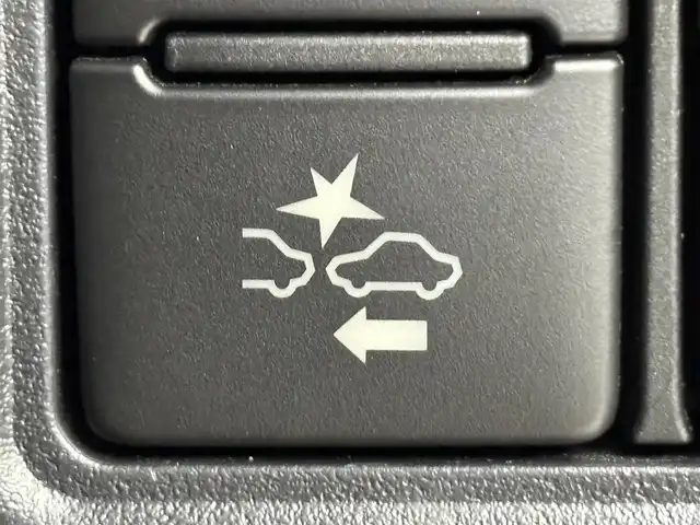 トヨタ ヴォクシー ハイブリッド ZS 煌 福岡県 2019(平31)年 4.4万km ホワイトパールクリスタルシャイン 後席モニター　/純正１０型ナビ　/バックカメラ　/両側パワースライドドア　/ＥＴＣ　/前後ドライブレコーダー　/クルーズコントロール　/衝突軽減　/レーンキープ　/コーナーセンサー　/シートヒーター　/純正ＡＷ　/ＬＥＤ