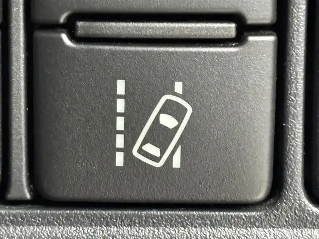 トヨタ ヴォクシー ハイブリッド ZS 煌 福岡県 2019(平31)年 4.4万km ホワイトパールクリスタルシャイン 後席モニター　/純正１０型ナビ　/バックカメラ　/両側パワースライドドア　/ＥＴＣ　/前後ドライブレコーダー　/クルーズコントロール　/衝突軽減　/レーンキープ　/コーナーセンサー　/シートヒーター　/純正ＡＷ　/ＬＥＤ