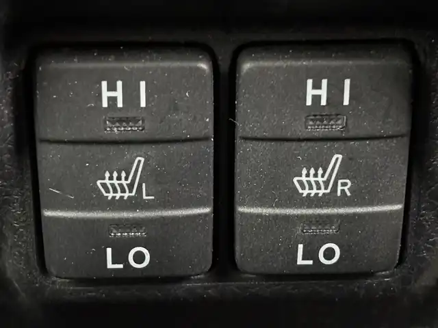 トヨタ ヴォクシー ハイブリッド ZS 煌 福岡県 2019(平31)年 4.4万km ホワイトパールクリスタルシャイン 後席モニター　/純正１０型ナビ　/バックカメラ　/両側パワースライドドア　/ＥＴＣ　/前後ドライブレコーダー　/クルーズコントロール　/衝突軽減　/レーンキープ　/コーナーセンサー　/シートヒーター　/純正ＡＷ　/ＬＥＤ