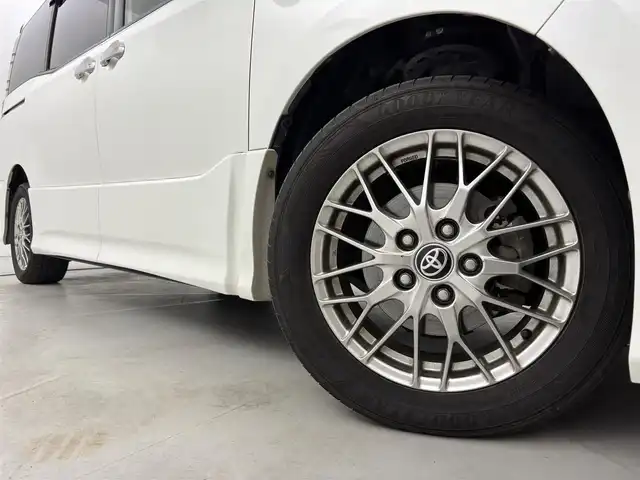 トヨタ ヴォクシー ハイブリッド ZS 煌 福岡県 2019(平31)年 4.4万km ホワイトパールクリスタルシャイン 後席モニター　/純正１０型ナビ　/バックカメラ　/両側パワースライドドア　/ＥＴＣ　/前後ドライブレコーダー　/クルーズコントロール　/衝突軽減　/レーンキープ　/コーナーセンサー　/シートヒーター　/純正ＡＷ　/ＬＥＤ