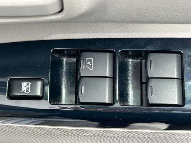 日産 デイズ ルークス X 宮城県 2015(平27)年 5.8万km クールシルバー エマージョンブレーキ/衝突軽減システム/横滑り防止装置/純正ナビ/・フルセグTV/CD/DVD/・ETC/・全方位カメラ（ミラー型）/デジタルインナーミラー/アイドリングストップ/プッシュスタート/・スマートキー/パワースライドドア（両側）/ハロゲンライト/純正フロアマット