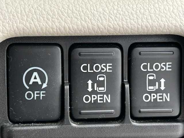 日産 デイズ ルークス X 宮城県 2015(平27)年 5.8万km クールシルバー エマージョンブレーキ/衝突軽減システム/横滑り防止装置/純正ナビ/・フルセグTV/CD/DVD/・ETC/・全方位カメラ（ミラー型）/デジタルインナーミラー/アイドリングストップ/プッシュスタート/・スマートキー/パワースライドドア（両側）/ハロゲンライト/純正フロアマット