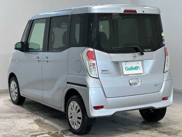 日産 デイズ ルークス X 宮城県 2015(平27)年 5.8万km クールシルバー エマージョンブレーキ/衝突軽減システム/横滑り防止装置/純正ナビ/・フルセグTV/CD/DVD/・ETC/・全方位カメラ（ミラー型）/デジタルインナーミラー/アイドリングストップ/プッシュスタート/・スマートキー/パワースライドドア（両側）/ハロゲンライト/純正フロアマット