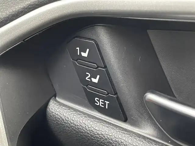 トヨタ ＲＡＶ４ アドベンチャー 埼玉県 2022(令4)年 2.3万km アーバンカーキ ＪＡＯＳエアロ　ムーンルーフ　ＡＬＰＩＮＥ９インチナビ　バックカメラ　ＢＳＭ　ビルトインＥＴＣ２．０　前後ドラレコ　レーダークルーズ　ステアリングヒーター　シートヒーター　ベンチレーション　ＨＤＭＩ