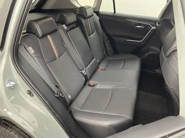 トヨタ ＲＡＶ４ アドベンチャー 埼玉県 2022(令4)年 2.3万km アーバンカーキ ＪＡＯＳエアロ　ムーンルーフ　ＡＬＰＩＮＥ９インチナビ　バックカメラ　ＢＳＭ　ビルトインＥＴＣ２．０　前後ドラレコ　レーダークルーズ　ステアリングヒーター　シートヒーター　ベンチレーション　ＨＤＭＩ