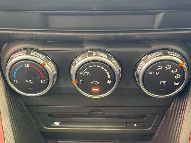 マツダ ＣＸ－３ 20S プロアクティブ 埼玉県 2018(平30)年 4.6万km ソウルレッドクリスタルM スマートシティブレーキサポート/純正SDナビ/　　CD/DVD/BT/USB/フルセグ/バックカメラ/LEDオートライト/ハーフレザーシート/コーナーセンサー/ヘッドアップディスプレイ/ブラインドスポットモニター/パドルシフト/ビルトインETC/スマートキー/禁煙車