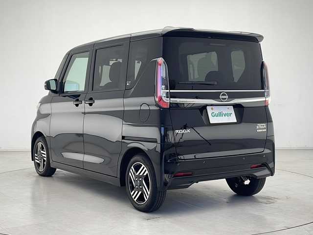 日産 ルークス ハイウェイスター X 千葉県 2024(令6)年 0.3万km ブラック ワンオーナー/純正9インチナビ/（フルセグTV/BT/HDMI）/レコーダーリンク/アラウンドビューモニター/車線逸脱警報/衝突被害軽減ブレーキ/クリアランスソナー/先行車発進お知らせ機能/標識認識機能/LEDヘッドライト/フォグランプ/シートバックテーブル/後席USBソケット/ロールサンシェード/ビルトインETC/駐車録画有ドラレコ/リアサーキュレーター/フロアマット