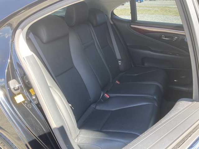 レクサス ＬＳ 460 バージョンU Iパッケージ 埼玉県 2007(平19)年 12.2万km ブラック 外部検査実施済み/純正HDDナビ/(DVD/BD/フルセグTV/MSV)/バックカメラ/ETC/フリップダウンモニター/レザーシート/前席パワーシート/全席シートヒーター/全席エアシート/パワーバックドア/横滑り防止機能/純正18インチアルミホイール/スマートキー/HIDヘッドライト/カーテンエアバッグ/クルーズコントロール
