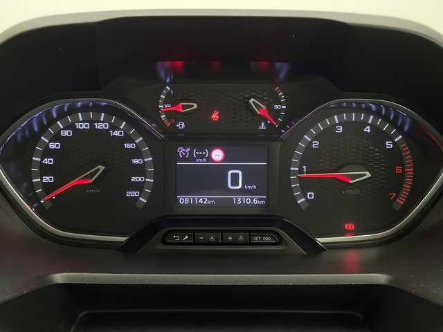 プジョー プジョー リフター GT 宮崎県 2023(令5)年 8.2万km 白 禁煙車/ディーゼルターボ/純正ディスプレイオーディオ/純正バックカメラ/サイドカメラ/純正17インチアルミ/純正フォグ/純正フロアマット/両側スライドドア/パノラマガラスルーフ/クルーズコントロール/クリアランスソナー/ブラインドスポットモニター/レーンディパーチャーアラート/電子パーキング/ルーフレール/パドルシフト/本革巻ハンドル/オートエアコン/ドライブレコーダー/スマートキー/プッシュエンジンスタート/スペアキー/新車時保証書/取扱い説明書