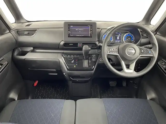 日産 ルークス 埼玉県 2020(令2)年 2.4万km ホワイトパール 純正ナビ　MM318D-W/バックカメラ/アラウンドビューモニター/プロパイロット/車線逸脱警報/先行車発進お知らせ機能/標識認識機能/クリアランスソナー/衝突軽減ブレーキ/アイドリングストップ/プッシュスタート/ステアリングリモコン/電子パーキングシステム/オートブレーキホールド/フロントフォグランプ/ウィンカーミラー/純正ドアバイザー/純正フロアマット/純正15インチアルミホイール