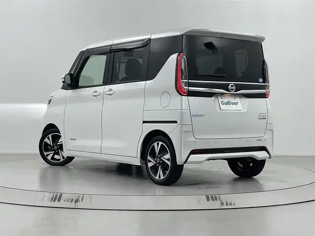 日産 ルークス 埼玉県 2020(令2)年 2.4万km ホワイトパール 純正ナビ　MM318D-W/バックカメラ/アラウンドビューモニター/プロパイロット/車線逸脱警報/先行車発進お知らせ機能/標識認識機能/クリアランスソナー/衝突軽減ブレーキ/アイドリングストップ/プッシュスタート/ステアリングリモコン/電子パーキングシステム/オートブレーキホールド/フロントフォグランプ/ウィンカーミラー/純正ドアバイザー/純正フロアマット/純正15インチアルミホイール