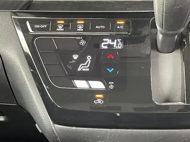 日産 ルークス 埼玉県 2020(令2)年 2.4万km ホワイトパール 純正ナビ　MM318D-W/バックカメラ/アラウンドビューモニター/プロパイロット/車線逸脱警報/先行車発進お知らせ機能/標識認識機能/クリアランスソナー/衝突軽減ブレーキ/アイドリングストップ/プッシュスタート/ステアリングリモコン/電子パーキングシステム/オートブレーキホールド/フロントフォグランプ/ウィンカーミラー/純正ドアバイザー/純正フロアマット/純正15インチアルミホイール