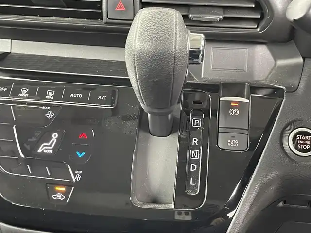日産 ルークス 埼玉県 2020(令2)年 2.4万km ホワイトパール 純正ナビ　MM318D-W/バックカメラ/アラウンドビューモニター/プロパイロット/車線逸脱警報/先行車発進お知らせ機能/標識認識機能/クリアランスソナー/衝突軽減ブレーキ/アイドリングストップ/プッシュスタート/ステアリングリモコン/電子パーキングシステム/オートブレーキホールド/フロントフォグランプ/ウィンカーミラー/純正ドアバイザー/純正フロアマット/純正15インチアルミホイール