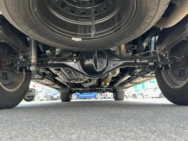トヨタ ハイラックス Z 宮城県 2022(令4)年 5万km アティチュードブラックマイカ キャノピー付/プリクラッシュセーフティ/レーンディパーチャーアラート/ロードサインアシスト/先行車発進告知機能/クリアランスソナー/バックソナー/アクティブトラクションコントロール/ダウンヒルアシストコントロール制御/オートLSD/リアデフロック/レーダークルーズコントロール/純正ナビ（NSZT-W68T）/・CD/DVD/・Bluetooth/・フルセグTV/バックカメラ/ETC/革巻きステアリング/ステアリングスイッチ/MTモード付AT/LEDヘッドライト/フォグランプ/オートライト/スマートキー＆プッシュスタート/スペアキー/電動格納ミラー/純正17インチAW/フロアマット