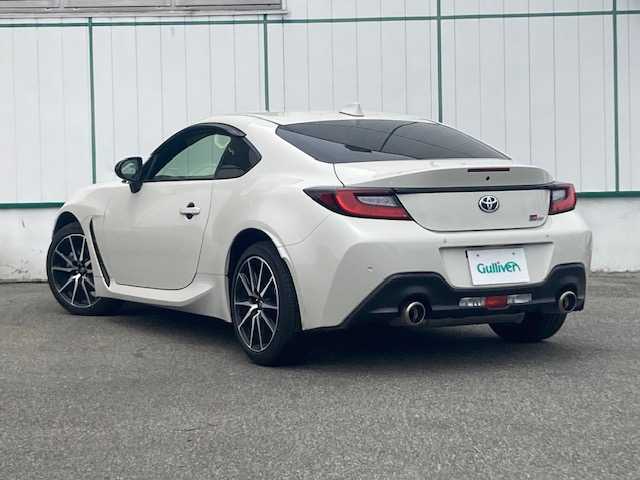 トヨタ ＧＲ８６ SZ 山梨県 2023(令5)年 1万km クリスタルホワイトパール 純正SDナビ(NSCD-W66)/純正CD/Bluetooth接続/フルセグTV/バックカメラ/プリクラッシュセーフティシステム/レーンキープアシスト/ブラインドスポットモニター/レーダークルーズコントロール/サイドバイザー/純正17インチアルミホイール