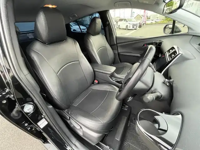 トヨタ プリウス SセーフティプラスⅡ 群馬県 2020(令2)年 5.5万km アティチュードブラックマイカ ９インチナビ　/フルセグ・Ｂｌｕｅｔｏｏｔｈ・CD・DVD　/黒シートカバー　/コーナーセンサー　/衝突軽減ブレーキ　/ＢＳＭ　/レーンアシスト　/アダプティブクルーズコントロール　/ＡＣ１００Ｖ　/自動防眩ミラー　/オートハイビーム/純正フロアマット