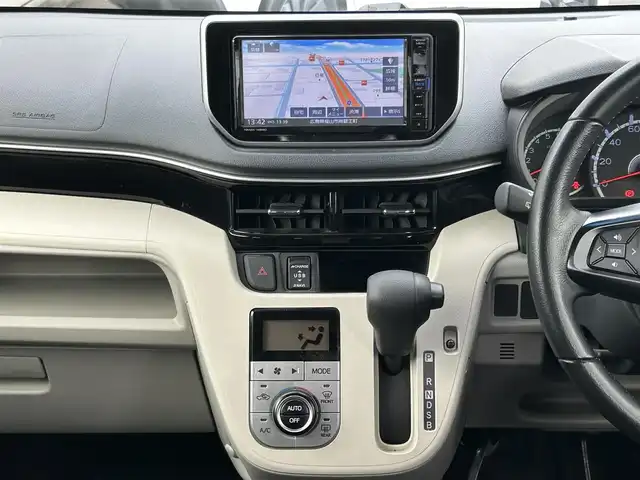ダイハツ ムーヴ X リミテッド SAⅢ 広島県 2018(平30)年 1.4万km パールホワイトⅢ ワンオーナー/純正ナビ/[CD/DVD/ワンセグTV/Bluetooth]/シートヒーター/[D席]/衝突被害軽減システム/オートライト/オートマチックハイビーム/レーンキープアシスト/プッシュスタート/アイドリングストップ/オートリトラミラー/スペアキー/純正フロアマット/純正14インチAW/USB[2口]/保証書