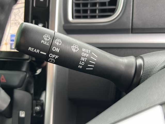 ダイハツ タント カスタム RS スマートセレ SA 茨城県 2014(平26)年 6.3万km ブライトシルバーメタリック 純正8インチSDナビ/CD/DVD/BT/フルセグTV//バックカメラ/衝突被害軽減システム/横滑り防止装置/アイドリングストップ/プッシュスタート/スマートキー/両側パワースライドドア/純正15インチAW/オートライト/LEDヘッドライト