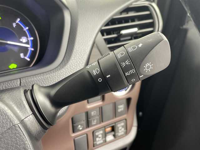 トヨタ エスクァイア ハイブリッド Gi 埼玉県 2019(令1)年 5.5万km スパークリングブラックパールクリスタルシャイン 純正メーカー１０インチナビ　/バックカメラ　/両側パワースライドドア　/レザーシート　/オートマティックハイビーム　/オートＬＥＤライト　/社外前後ドラレコ　/ビルトインＥＴＣ２．０　/ｎａｎｏｅ　/トヨタセーフティセンス