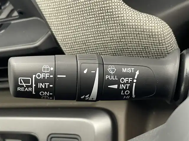 ホンダ フリード AIR 愛知県 2025(令7)年 0.1万km プラチナホワイトパール ホンダセンシング　ホンダコネクトナビ装着用パッケージ　両側パワースライドドア　衝突軽減装置　車線逸脱　追従クルコン　ハンドル支援　ＬＥＤオートライト　リヤパーキングセンサー　ロールサンシェード　禁煙車/●衝突軽減ブレーキ（CMBS）/●先行車発進お知らせ機能/●歩行者事故低減ステアリング/●路外逸脱抑制機能/●標識認識機能/●渋滞追従機能付アダプティブクルーズコントロール（ACC）/●車線維持支援システム（LKAS）/●トラフィックジャムアシスト（渋滞運転支援機能）/●誤発進抑制機能/●後方誤発進抑制機能/●近距離衝突軽減ブレーキ/●急アクセル抑制機能/●パーキングセンサーシステム/●オートハイビーム