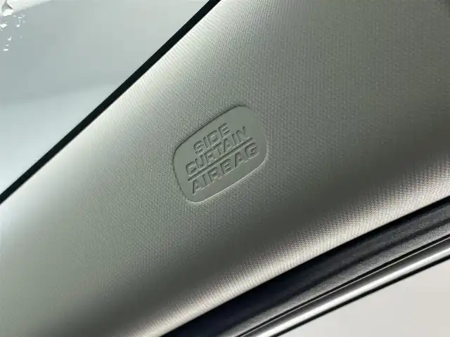 ホンダ フリード AIR 愛知県 2025(令7)年 0.1万km プラチナホワイトパール ホンダセンシング　ホンダコネクトナビ装着用パッケージ　両側パワースライドドア　衝突軽減装置　車線逸脱　追従クルコン　ハンドル支援　ＬＥＤオートライト　リヤパーキングセンサー　ロールサンシェード　禁煙車/●衝突軽減ブレーキ（CMBS）/●先行車発進お知らせ機能/●歩行者事故低減ステアリング/●路外逸脱抑制機能/●標識認識機能/●渋滞追従機能付アダプティブクルーズコントロール（ACC）/●車線維持支援システム（LKAS）/●トラフィックジャムアシスト（渋滞運転支援機能）/●誤発進抑制機能/●後方誤発進抑制機能/●近距離衝突軽減ブレーキ/●急アクセル抑制機能/●パーキングセンサーシステム/●オートハイビーム