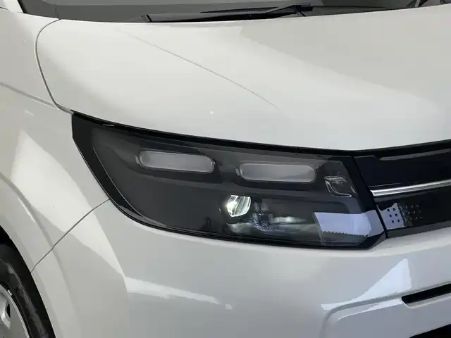 ホンダ フリード AIR 愛知県 2025(令7)年 0.1万km プラチナホワイトパール ホンダセンシング　ホンダコネクトナビ装着用パッケージ　両側パワースライドドア　衝突軽減装置　車線逸脱　追従クルコン　ハンドル支援　ＬＥＤオートライト　リヤパーキングセンサー　ロールサンシェード　禁煙車/●衝突軽減ブレーキ（CMBS）/●先行車発進お知らせ機能/●歩行者事故低減ステアリング/●路外逸脱抑制機能/●標識認識機能/●渋滞追従機能付アダプティブクルーズコントロール（ACC）/●車線維持支援システム（LKAS）/●トラフィックジャムアシスト（渋滞運転支援機能）/●誤発進抑制機能/●後方誤発進抑制機能/●近距離衝突軽減ブレーキ/●急アクセル抑制機能/●パーキングセンサーシステム/●オートハイビーム