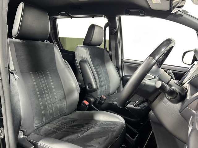 トヨタ エスクァイア ハイブリッド Gi プレミアムパッケージ ブラックテーラード 大阪府 2019(平31)年 1.2万km ブラック モデリスタエアロ 純正10incナビ(フルセグ/DVD再生/Bluetooth) バックカメラ ETC 両側パワースライドドア ハーフレザー シートヒーター 衝突軽減 クルコン トヨタセーフティセンス