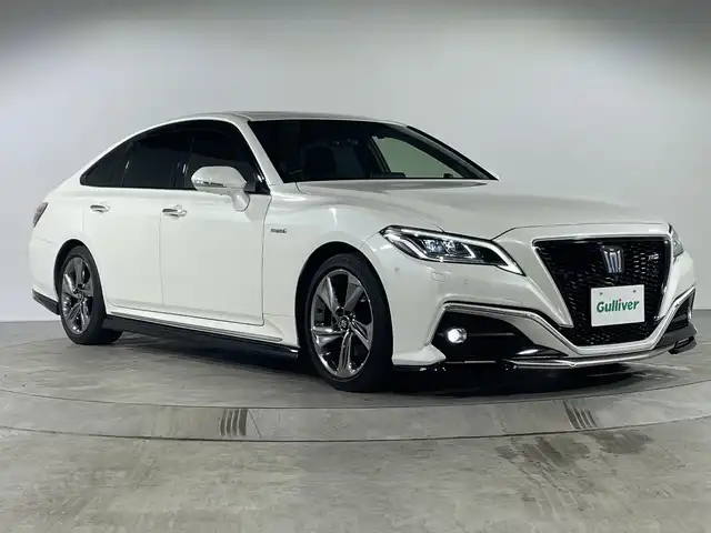 トヨタ クラウン ハイブリッド RS アドバンス 福岡県 2019(令1)年 3.2万km ホワイトパールクリスタルシャイン 純正ナビ/CD/DVD/Bluetooth/フルセグTV/サンルーフ/全方位カメラ/トヨタセーフティセンス/・プリクラッシュセーフティ/・レーントレーシングアシスト/・アダプティブハイビーム/・オートマッチックハイビーム/・ロードサインアシスト/・レーダークルーズコントロール/・先行車発進告知/ヘッドアップディスプレイ/クリアランスソナー/ドライブモードセレクトスイッチ/ブレーキホールド/ハーフレザーシート/電動チルトテレスコピックステアリング/D/N席パワーシート/D/N席シートヒーター/D席シートメモリー/ステアリングヒーター/純正18インチアルミホイール/純正フロアマット/ドライブレコーダー