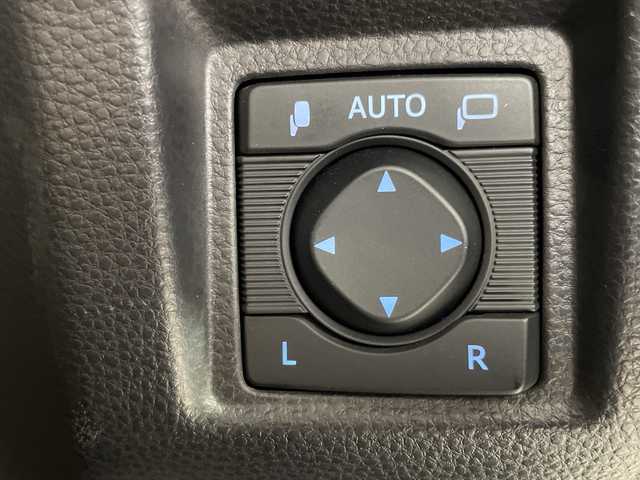 トヨタ クラウン ハイブリッド RS アドバンス 福岡県 2019(令1)年 3.2万km ホワイトパールクリスタルシャイン 純正ナビ/CD/DVD/Bluetooth/フルセグTV/サンルーフ/全方位カメラ/トヨタセーフティセンス/・プリクラッシュセーフティ/・レーントレーシングアシスト/・アダプティブハイビーム/・オートマッチックハイビーム/・ロードサインアシスト/・レーダークルーズコントロール/・先行車発進告知/ヘッドアップディスプレイ/クリアランスソナー/ドライブモードセレクトスイッチ/ブレーキホールド/ハーフレザーシート/電動チルトテレスコピックステアリング/D/N席パワーシート/D/N席シートヒーター/D席シートメモリー/ステアリングヒーター/純正18インチアルミホイール/純正フロアマット/ドライブレコーダー