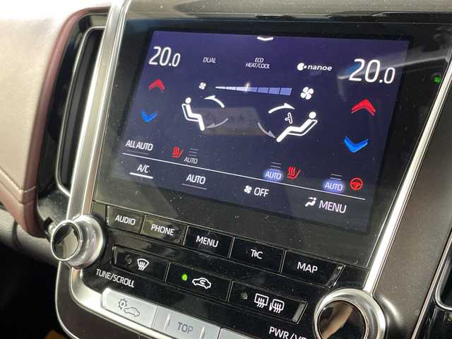 トヨタ クラウン ハイブリッド RS アドバンス 福岡県 2019(令1)年 3.2万km ホワイトパールクリスタルシャイン 純正ナビ/CD/DVD/Bluetooth/フルセグTV/サンルーフ/全方位カメラ/トヨタセーフティセンス/・プリクラッシュセーフティ/・レーントレーシングアシスト/・アダプティブハイビーム/・オートマッチックハイビーム/・ロードサインアシスト/・レーダークルーズコントロール/・先行車発進告知/ヘッドアップディスプレイ/クリアランスソナー/ドライブモードセレクトスイッチ/ブレーキホールド/ハーフレザーシート/電動チルトテレスコピックステアリング/D/N席パワーシート/D/N席シートヒーター/D席シートメモリー/ステアリングヒーター/純正18インチアルミホイール/純正フロアマット/ドライブレコーダー