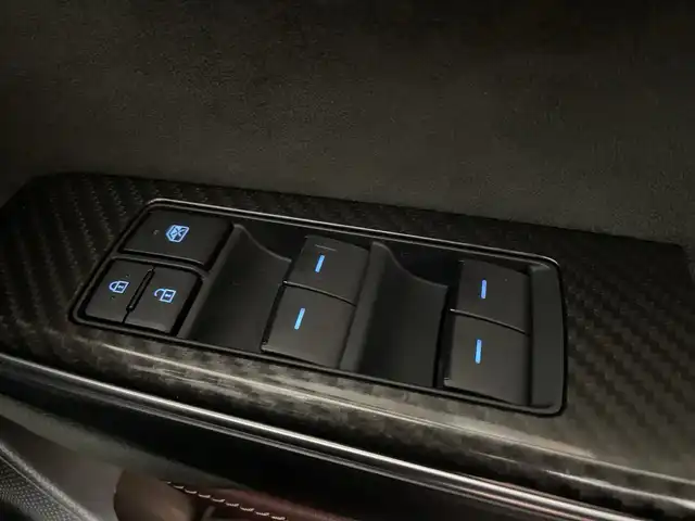 トヨタ クラウン ハイブリッド RS アドバンス 福岡県 2019(令1)年 3.2万km ホワイトパールクリスタルシャイン 純正ナビ/CD/DVD/Bluetooth/フルセグTV/サンルーフ/全方位カメラ/トヨタセーフティセンス/・プリクラッシュセーフティ/・レーントレーシングアシスト/・アダプティブハイビーム/・オートマッチックハイビーム/・ロードサインアシスト/・レーダークルーズコントロール/・先行車発進告知/ヘッドアップディスプレイ/クリアランスソナー/ドライブモードセレクトスイッチ/ブレーキホールド/ハーフレザーシート/電動チルトテレスコピックステアリング/D/N席パワーシート/D/N席シートヒーター/D席シートメモリー/ステアリングヒーター/純正18インチアルミホイール/純正フロアマット/ドライブレコーダー