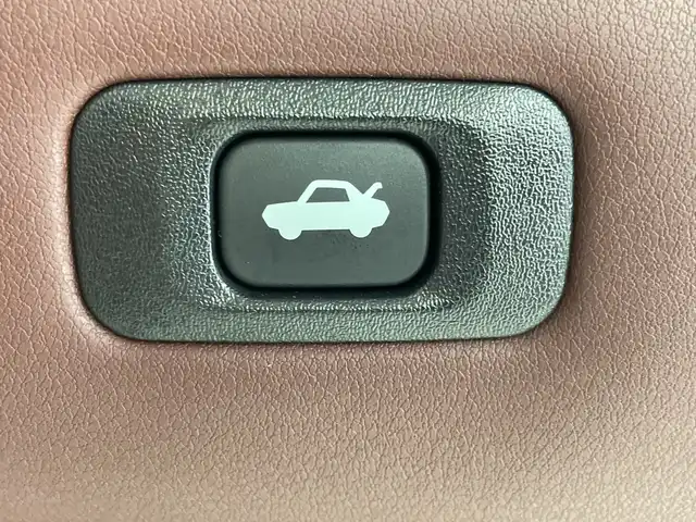 トヨタ クラウン ハイブリッド RS アドバンス 福岡県 2019(令1)年 3.2万km ホワイトパールクリスタルシャイン 純正ナビ/CD/DVD/Bluetooth/フルセグTV/サンルーフ/全方位カメラ/トヨタセーフティセンス/・プリクラッシュセーフティ/・レーントレーシングアシスト/・アダプティブハイビーム/・オートマッチックハイビーム/・ロードサインアシスト/・レーダークルーズコントロール/・先行車発進告知/ヘッドアップディスプレイ/クリアランスソナー/ドライブモードセレクトスイッチ/ブレーキホールド/ハーフレザーシート/電動チルトテレスコピックステアリング/D/N席パワーシート/D/N席シートヒーター/D席シートメモリー/ステアリングヒーター/純正18インチアルミホイール/純正フロアマット/ドライブレコーダー