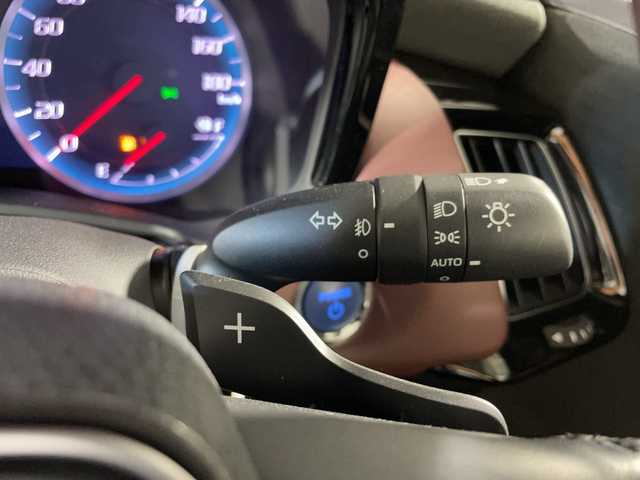 トヨタ クラウン ハイブリッド RS アドバンス 福岡県 2019(令1)年 3.2万km ホワイトパールクリスタルシャイン 純正ナビ/CD/DVD/Bluetooth/フルセグTV/サンルーフ/全方位カメラ/トヨタセーフティセンス/・プリクラッシュセーフティ/・レーントレーシングアシスト/・アダプティブハイビーム/・オートマッチックハイビーム/・ロードサインアシスト/・レーダークルーズコントロール/・先行車発進告知/ヘッドアップディスプレイ/クリアランスソナー/ドライブモードセレクトスイッチ/ブレーキホールド/ハーフレザーシート/電動チルトテレスコピックステアリング/D/N席パワーシート/D/N席シートヒーター/D席シートメモリー/ステアリングヒーター/純正18インチアルミホイール/純正フロアマット/ドライブレコーダー