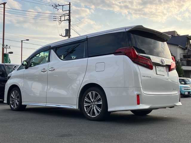 トヨタ アルファード S タイプゴールド 静岡県 2020(令2)年 5.8万km ホワイトパールクリスタルシャイン エンジンスタートボタン/保証書/取扱説明書/パワーステアリング/パワーウィンドウ/スマートキー/Wオートエアコン/スペアキー１本/クルーズコントロール/フリップダウンモニター/USB入力端子/ETC/バックカメラ/純正9インチSDナビ（BT/フルセグ）/三列シート/ドライブレコーダー前後/ウォークスルー/純正フロアマット/ハーフレザー/両側パワースライドドア/純正18インチアルミホイール/社外19インチアルミホイール（サマータイヤ）トランク内有/ABS/横滑り防止装置/コーナーセンサー前後/レーンキープアシスト/盗難防止装置/オートライト/オートマチックハイビーム/三眼LEDヘッドライト/Wプラスサイドエアバック/衝突軽減システム/カーテンエアバック/BSM(ブラインドスポットモニター)